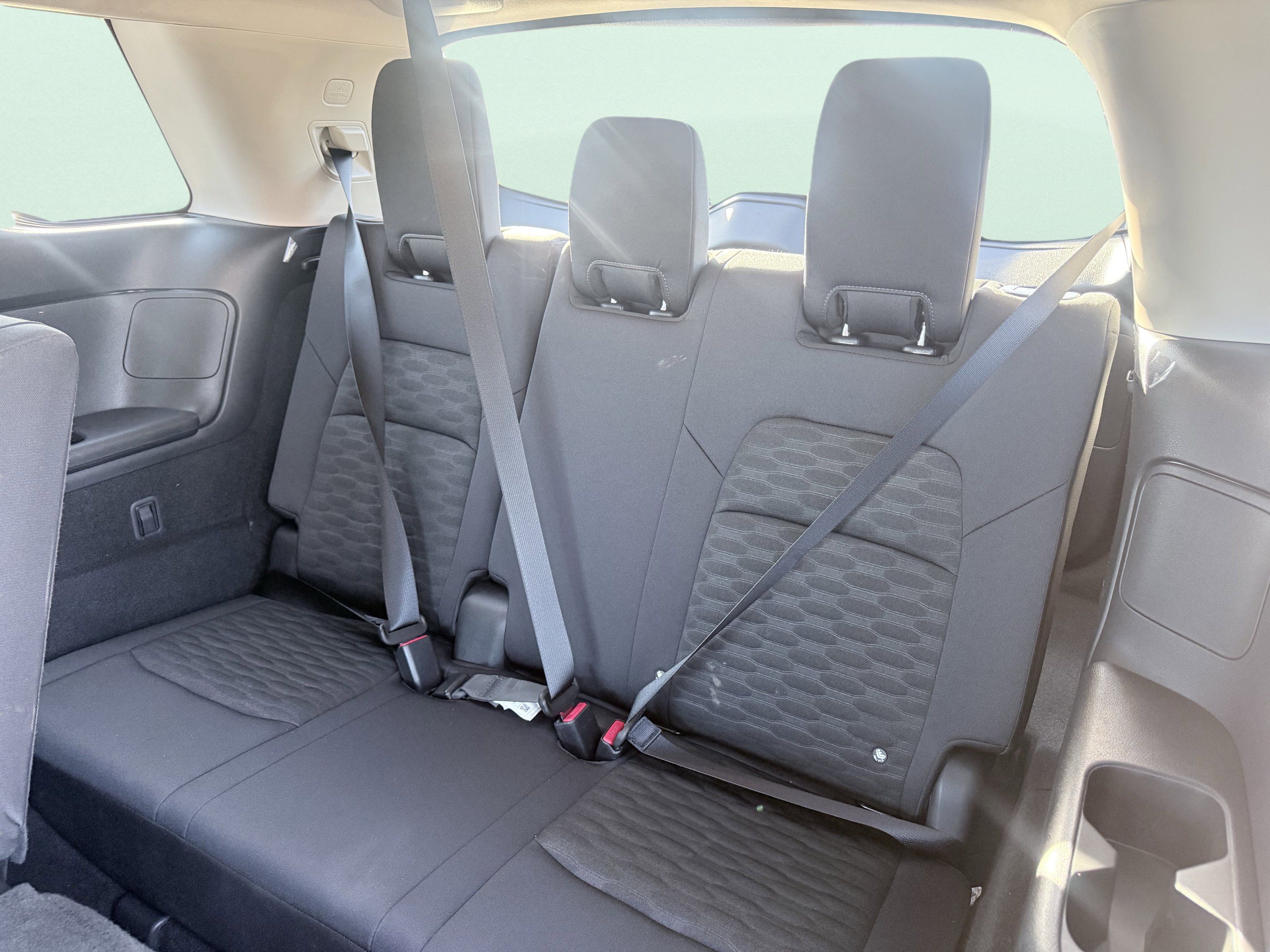 Used 2025 Nissan Pathfinder S AWD/4WD image 33