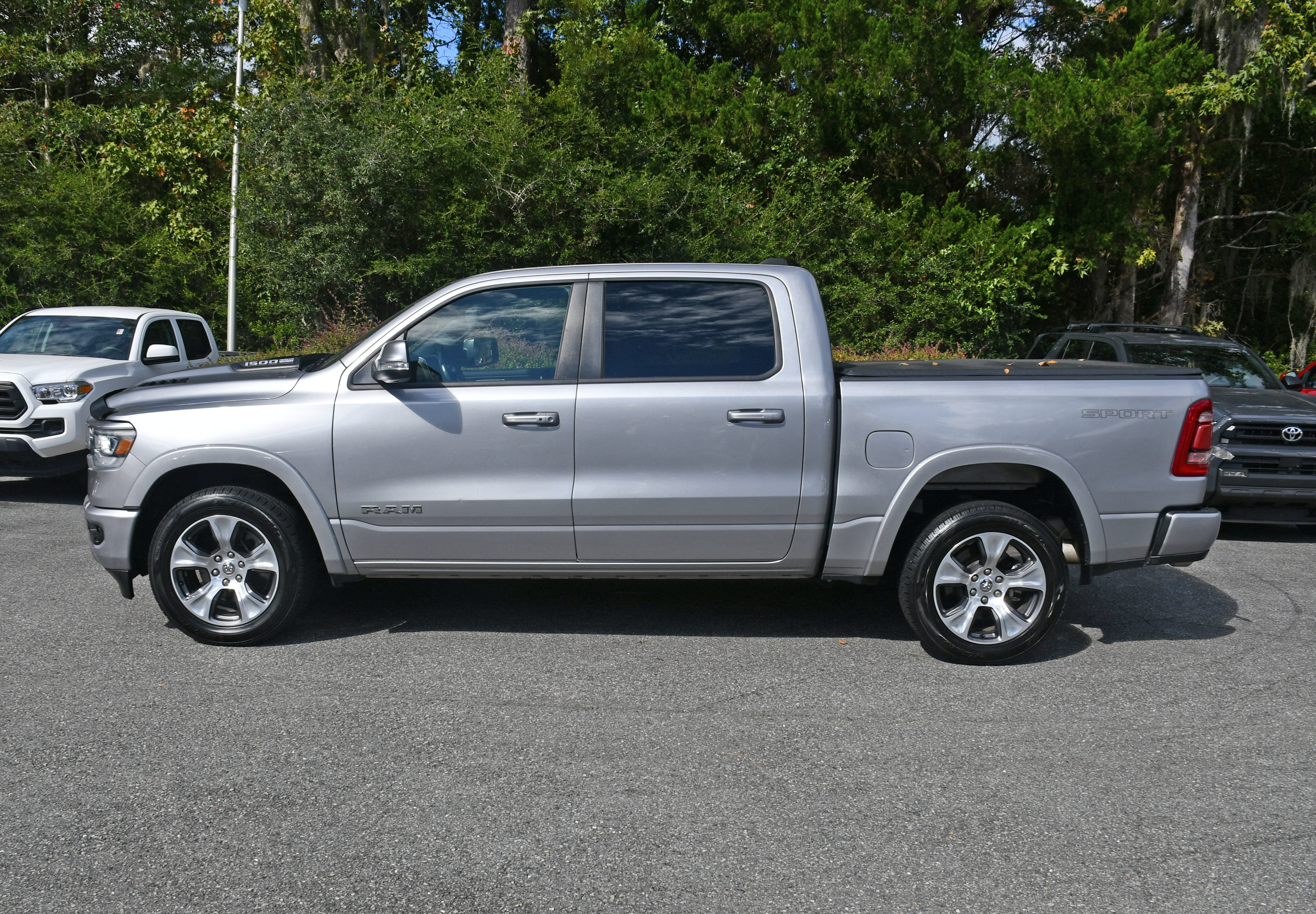 Used 2022 RAM 1500 Laramie w/ Sport Appearance Package AWD/4WD image 2