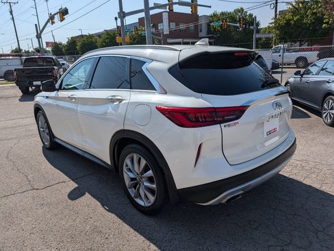Used 2019 INFINITI QX50 Luxe w/ Navigation Package FWD image 8