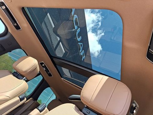 New 2026 Land Rover Range Rover SE AWD/4WD image 10