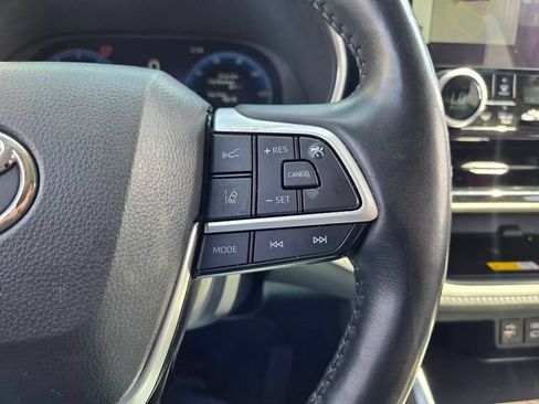 Used 2023 Toyota Highlander Platinum AWD/4WD image 18