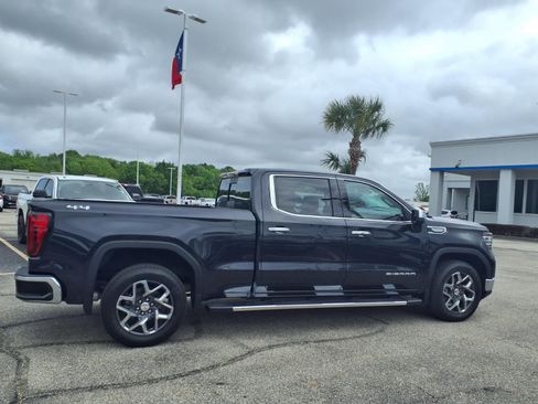 Used 2023 GMC Sierra 1500 SLT image 21