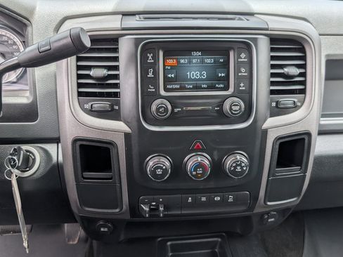 Used 2016 RAM 3500 Tradesman w/ Chrome Appearance Group AWD/4WD image 17