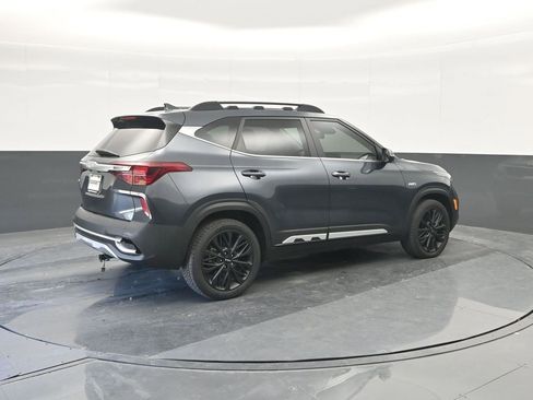 Used 2022 Kia Seltos Nightfall Edition image 15