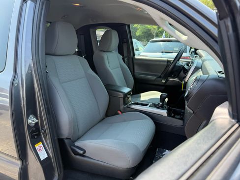 Used 2019 Toyota Tacoma SR5 w/ SR5 Appearance Package (SM) RWD image 7