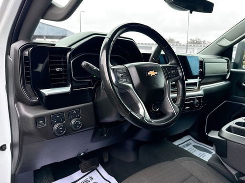 Used 2024 Chevrolet Silverado 3500 LT image 10