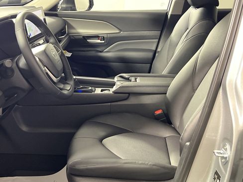 Used 2026 Toyota Grand Highlander XLE image 13