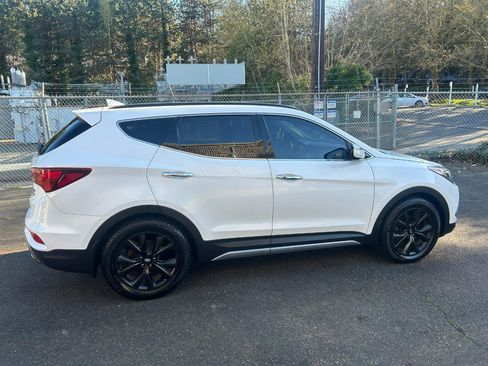 Used 2018 Hyundai Santa Fe Sport image 4