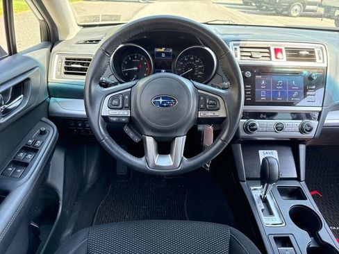 Used 2017 Subaru Outback 2.5i Premium AWD/4WD image 19
