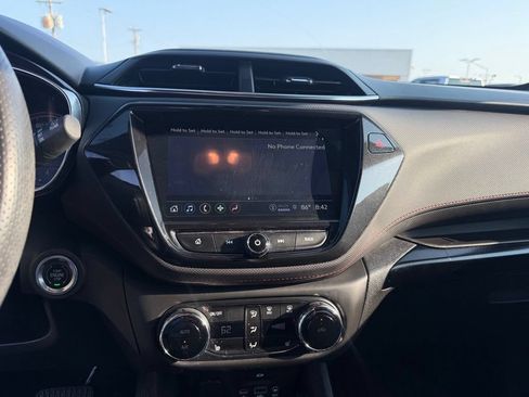 Used 2022 Chevrolet TrailBlazer RS w/ Technology Package FWD image 35