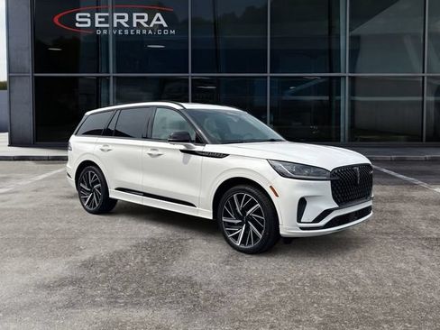 Used 2025 Lincoln Aviator Black Label w/ Jet Appearance Package AWD/4WD image 7