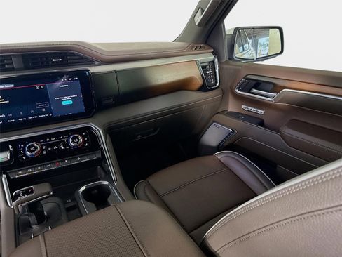 Certified 2025 GMC Sierra 1500 Denali w/ Denali Reserve Package AWD/4WD image 26