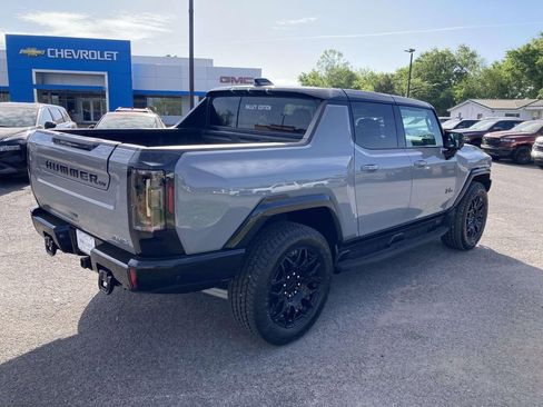 New 2026 GMC Hummer EV 4x4 Crew Cab w/ LPO, Dark Essentials Package image 4