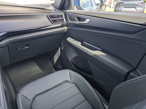 New 2026 Volkswagen Atlas Cross Sport SEL AWD/4WD image 17