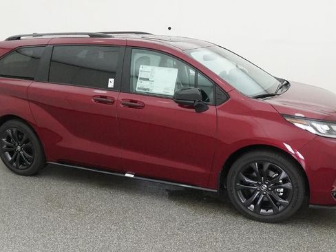 New 2026 Toyota Sienna XSE FWD image 12