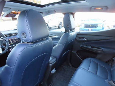 Used 2023 Chevrolet Bolt EUV Premier w/ Sun & Sound Package image 33