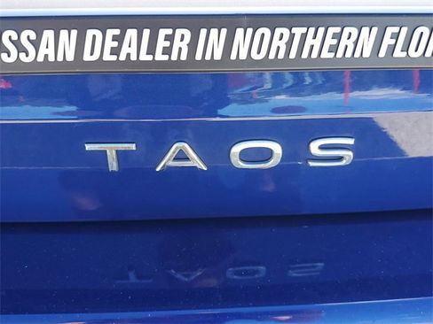 Used 2022 Volkswagen Taos SE image 9