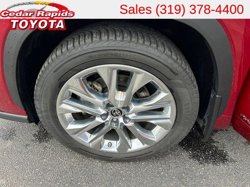 Used 2022 Toyota Highlander Limited AWD/4WD image 25