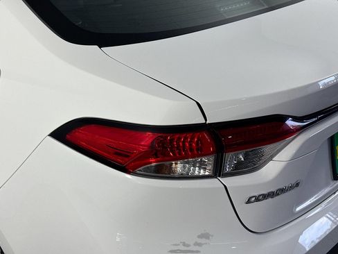 Used 2022 Toyota Corolla LE FWD image 35