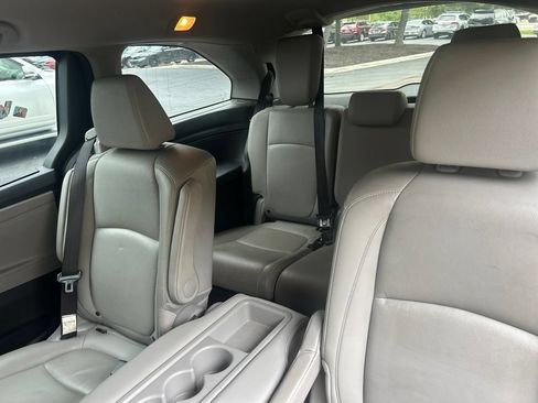Used 2018 Honda Odyssey EX-L image 21