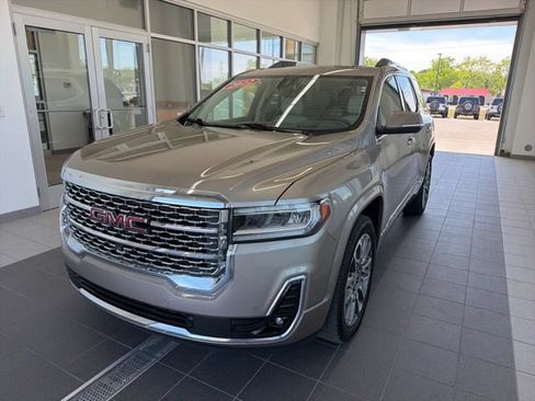 Used 2022 GMC Acadia Denali w/ Denali Ultimate Package AWD/4WD image 3