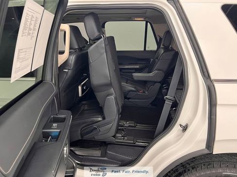 Used 2024 Ford Expedition XLT AWD/4WD image 28