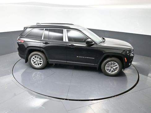 New 2025 Jeep Grand Cherokee Laredo X w/ Luxury Tech Group I image 36