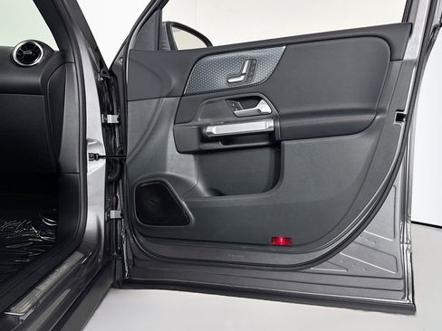 New 2026 Mercedes-Benz GLB 250 image 23