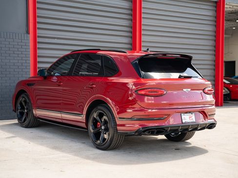 Used 2022 Bentley Bentayga image 7