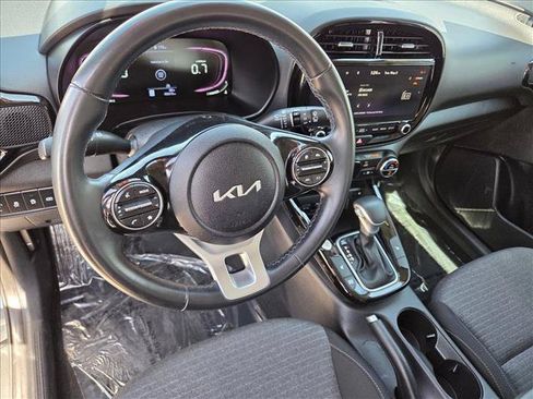 Used 2023 Kia Soul EX FWD image 10