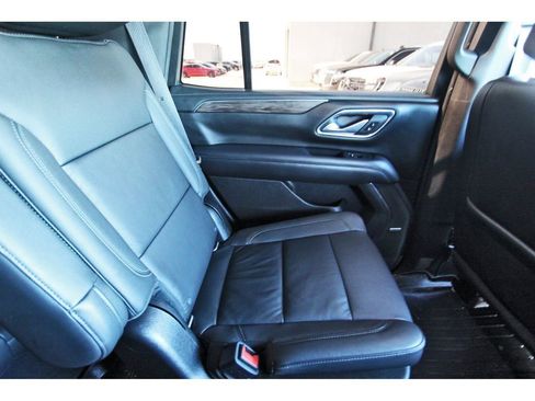 Used 2021 Chevrolet Tahoe Z71 w/ Z71 Signature Package image 11