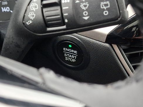 Certified 2022 Ford Escape SE w/ SE Sport Appearance Package image 31