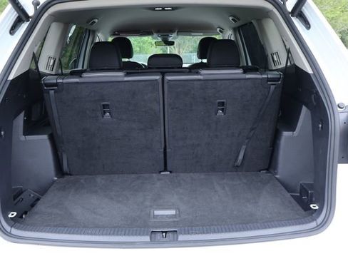 Certified 2025 Volkswagen Atlas SE image 20