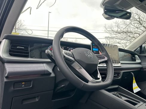 New 2026 Volkswagen Tiguan SE image 6