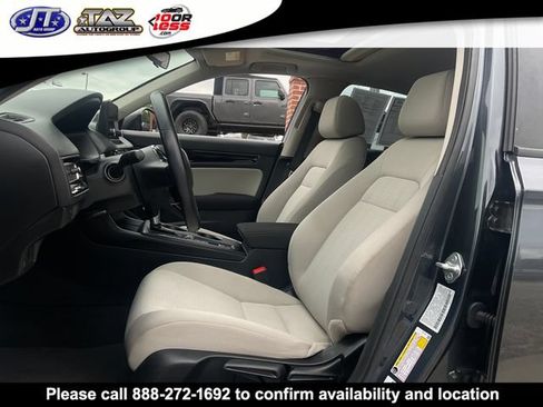 Used 2023 Honda Civic EX image 10