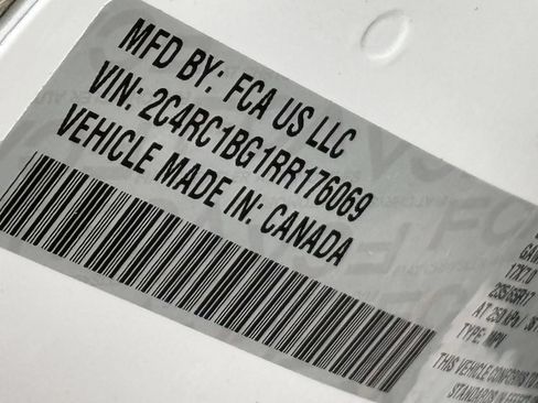 Used 2024 Chrysler Pacifica Touring-L FWD image 10