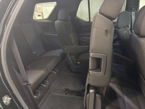Used 2023 Chevrolet Traverse LT FWD image 15