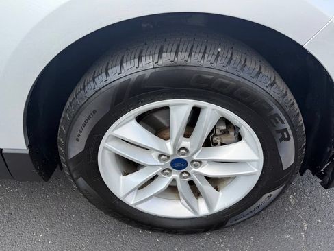 Used 2017 Ford Edge SEL w/ Equipment Group 201A AWD/4WD image 19