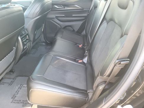 New 2025 Jeep Grand Cherokee Altitude image 12