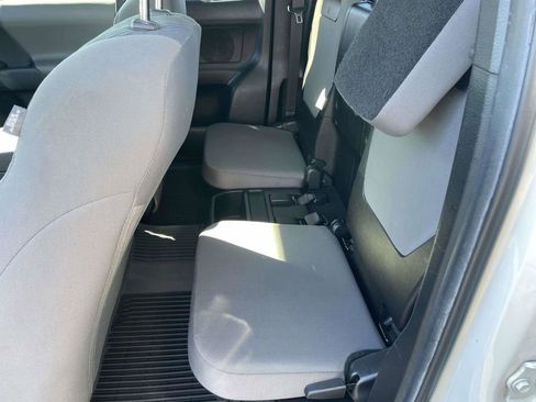 Used 2022 Toyota Tacoma SR5 image 12