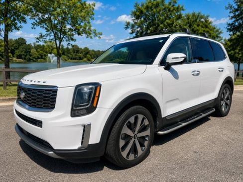 Used 2021 Kia Telluride S FWD image 2