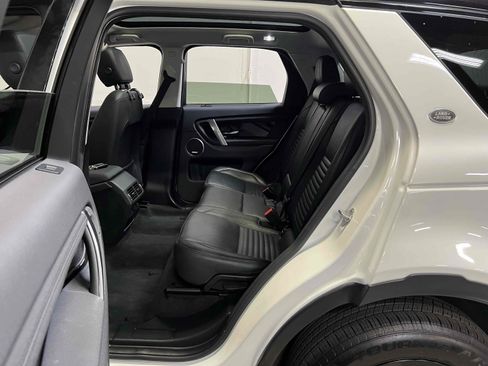 Used 2021 Land Rover Discovery Sport SE image 5