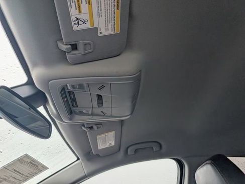 Used 2018 GMC Terrain SLT w/ Infotainment Package II image 15