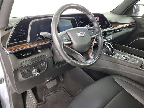 Used 2022 Cadillac Escalade Luxury RWD image 17