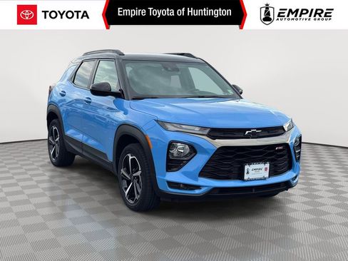 Used 2023 Chevrolet TrailBlazer RS w/ Technology Package AWD/4WD image 1
