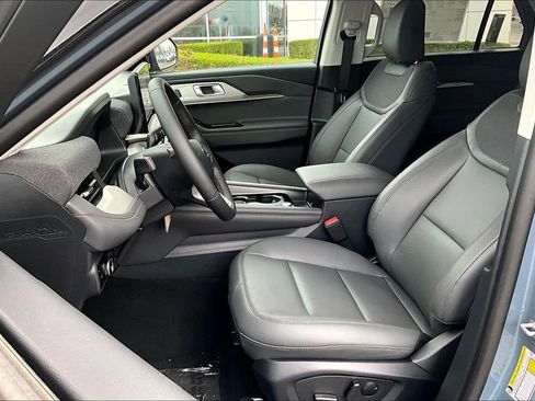 New 2026 Ford Explorer Active w/ Active Comfort Package image 9