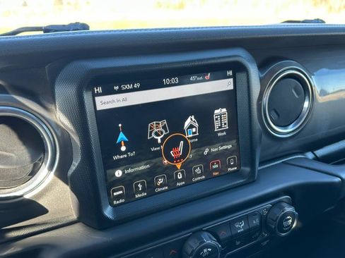 Used 2018 Jeep Wrangler Unlimited Sahara image 24