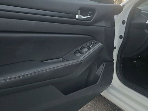 Used 2025 Nissan Altima 2.5 SV image 21