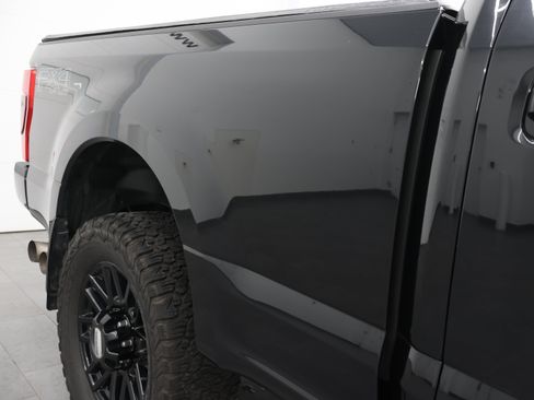 Used 2022 Ford F250 Lariat w/ Black Appearance Package AWD/4WD image 27