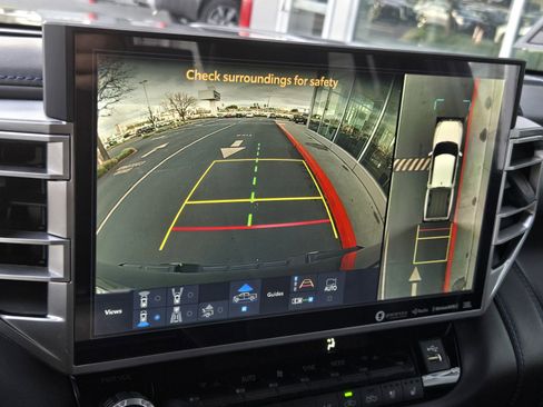 Used 2023 Toyota Tundra Platinum image 16